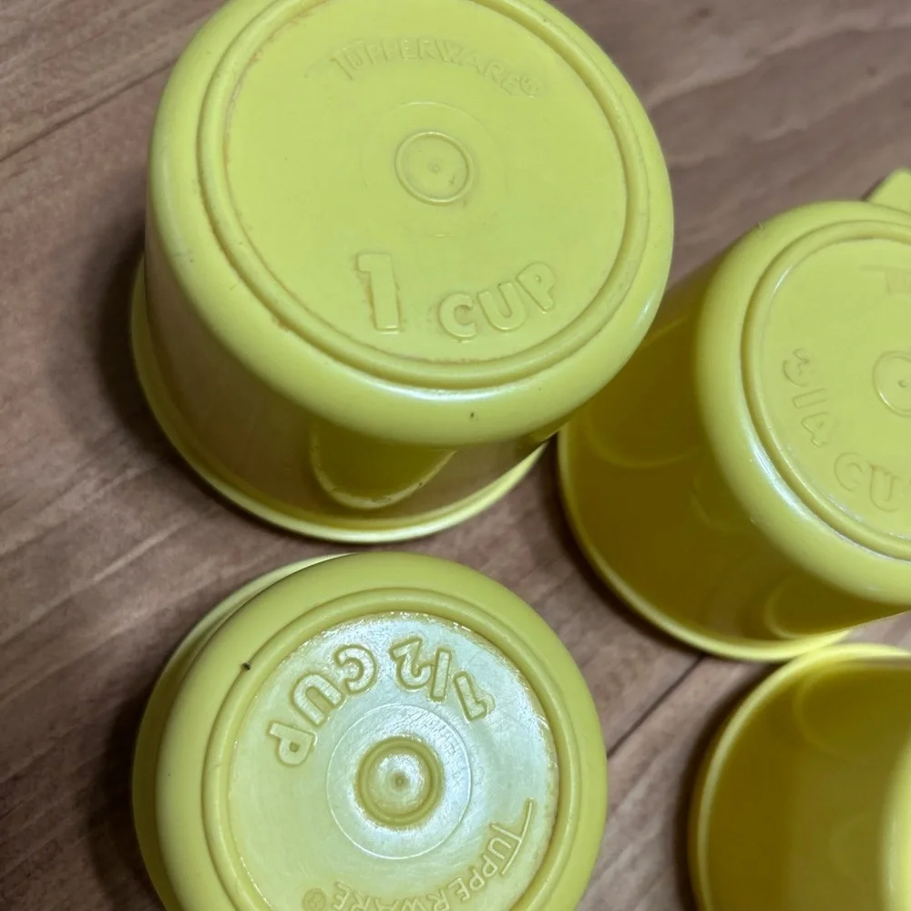 Vintage Tupperware Yellow Measuring Cup Set